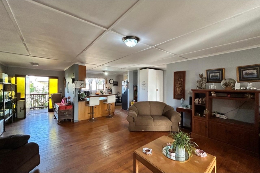 3 Bedroom Property for Sale in Sunrise On Sea Eastern Cape